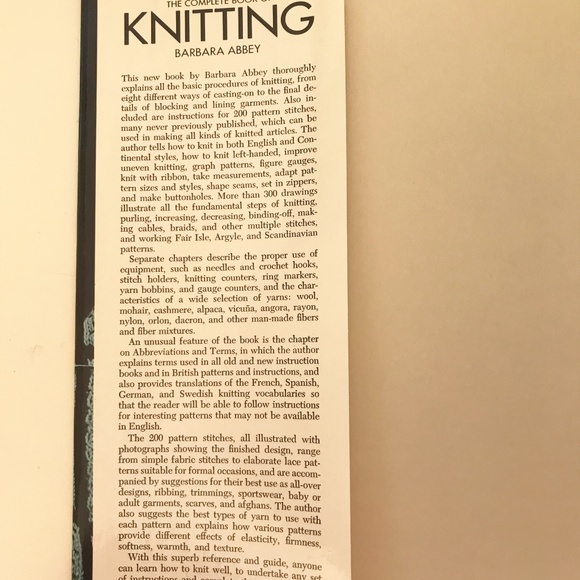 THE COMPLETE BOOK OF KNITTING - Picture 8 of 10